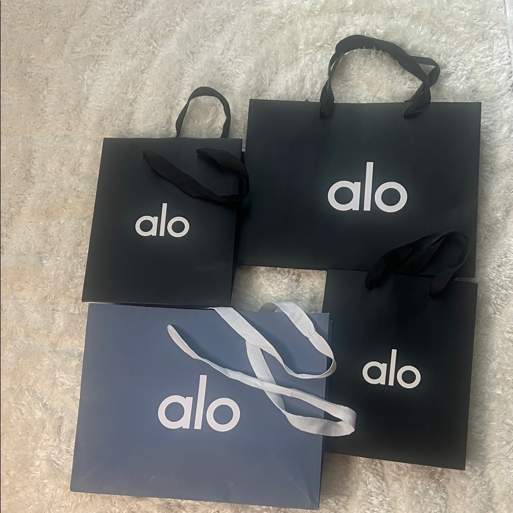 Alo Black and Blue Shopping Bags (4 TOTAL)